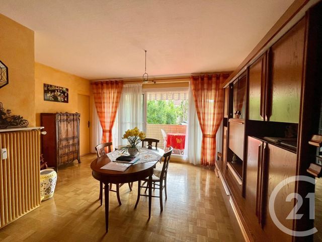 Appartement F4 à vendre - 4 pièces - 84.0 m2 - DOMONT - 95 - ILE-DE-FRANCE - Century 21 Osmose Appartement F4 à vendre - 4 pièces - 84.0 m2 - DOMONT - 95 - ILE-DE-FRANCE - Century 21 Osmose