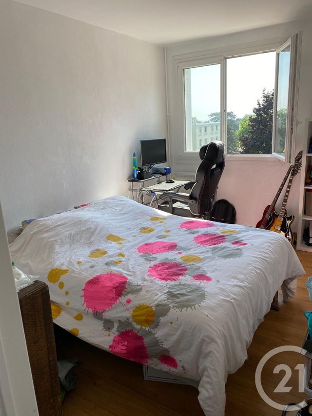 Appartement F5 à louer - 5 pièces - 81.0 m2 - DOMONT - 95 - ILE-DE-FRANCE - Century 21 Osmose Appartement F5 à louer - 5 pièces - 81.0 m2 - DOMONT - 95 - ILE-DE-FRANCE - Century 21 Osmose