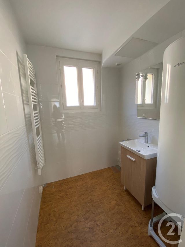 Appartement F3 à louer - 3 pièces - 56.28 m2 - ECOUEN - 95 - ILE-DE-FRANCE - Century 21 Osmose