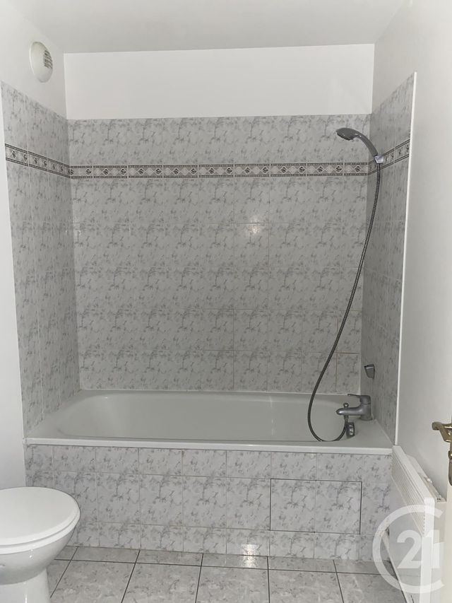 Appartement à louer - 2 pièces - 46.28 m2 - BOUFFEMONT - 95 - ILE-DE-FRANCE - Century 21 Osmose