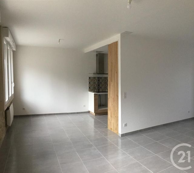 Appartement Duplex à louer - 5 pièces - 84.1 m2 - MAFFLIERS - 95 - ILE-DE-FRANCE - Century 21 Osmose