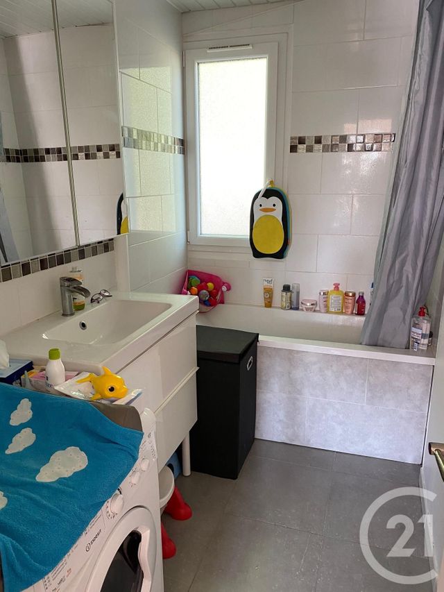 Appartement F5 à louer - 5 pièces - 81.0 m2 - DOMONT - 95 - ILE-DE-FRANCE - Century 21 Osmose