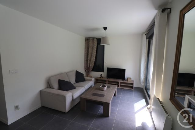 Appartement F3 à louer - 3 pièces - 52.7 m2 - LUZARCHES - 95 - ILE-DE-FRANCE - Century 21 Osmose