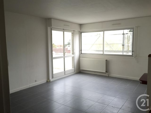 Appartement F3 à louer - 3 pièces - 68.65 m2 - DOMONT - 95 - ILE-DE-FRANCE - Century 21 Osmose