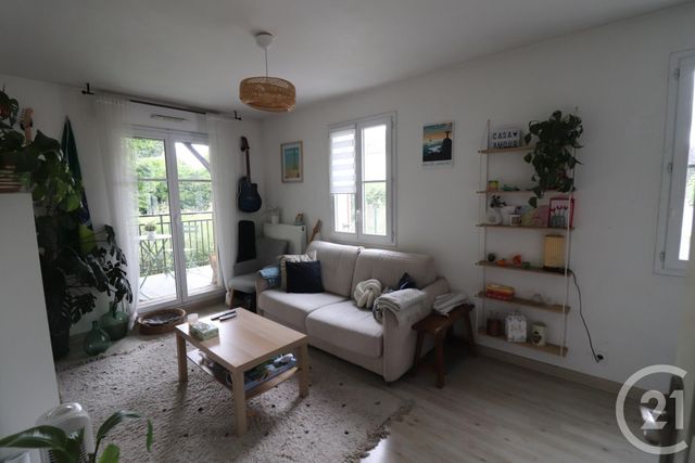 Appartement F2 à louer - 2 pièces - 40.17 m2 - MOISSELLES - 95 - ILE-DE-FRANCE - Century 21 Osmose